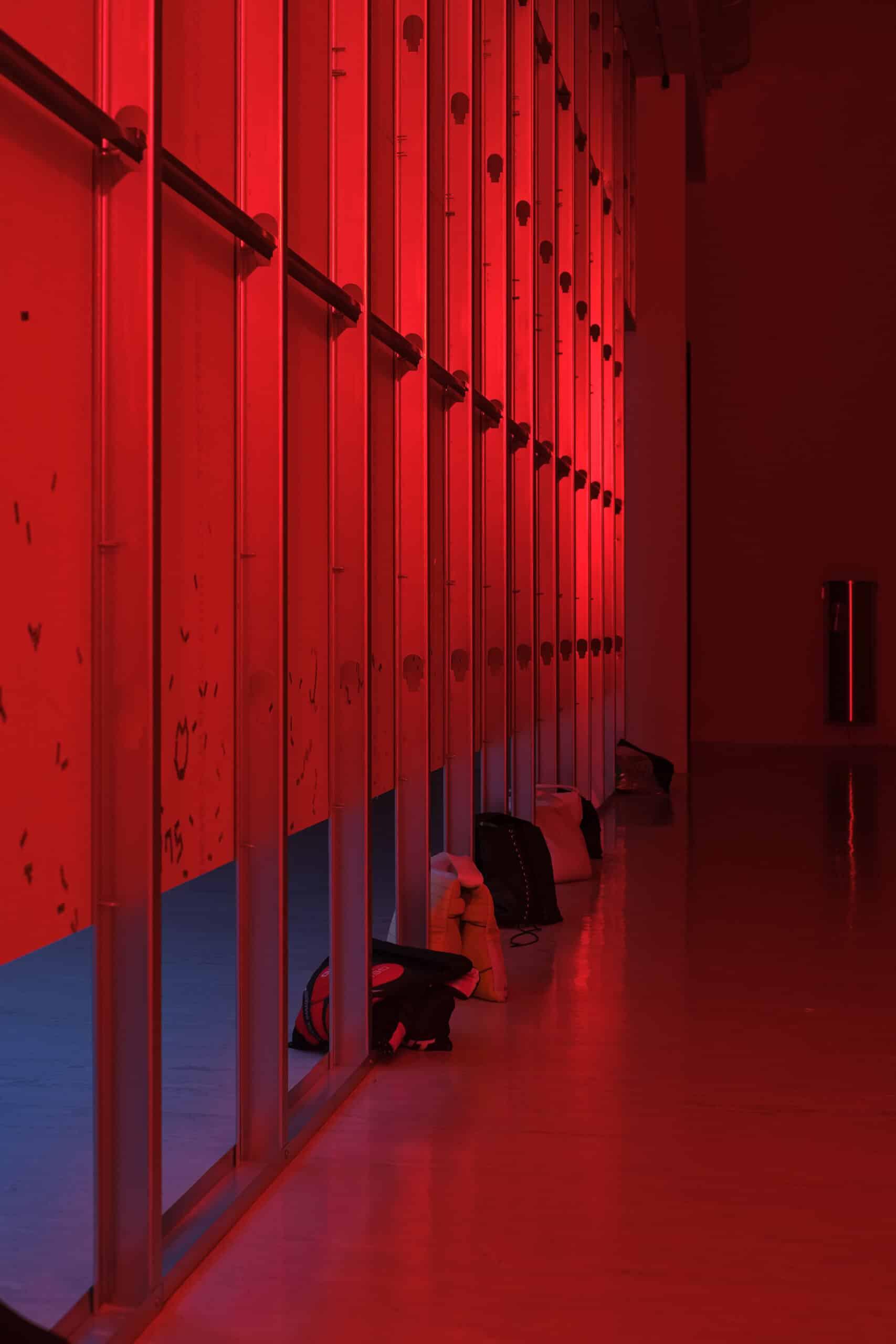 像是一個夜店的小便斗